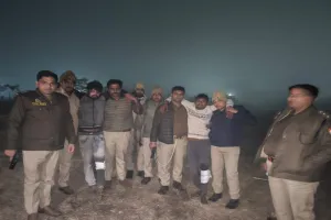 Bareilly: सड़क पर घूमने वाले गोवंशीय पशुओं का करने वाले थे वध...मुठभेड़ में दो गोकशों को लगी गोली