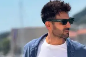 भगवान के दरबार में हाजिरी लगाने पहुंचे कार्तिक आर्यन, अपनी फिल्म के ट्रेलर लॉन्च से पहले मांगी दुआ, लिया आशीर्वाद  