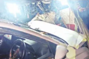  लखनऊ में 3 मजदूरों को कुचलते हुए झोपड़ी में घुसी बेकाबू कार, हादसे के बाद मची चींखपुकार, चालक फरार