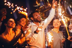 Bareilly: न्यू ईयर का जश्न मनाने वाले होटलों और क्लबों को लेनी होगी अनुमति