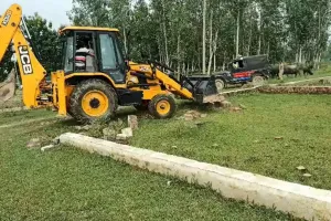 Moradabad: 13 बीघा भूमि पर अवैध प्लाटिंग को प्राधिकरण ने ध्वस्त किया