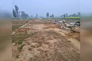 Moradabad: 9 बीघा भूमि पर अवैध प्लाटिंग को प्राधिकरण कराया ध्वस्त