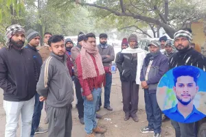 Rampur: सड़क हादसे में बीकॉम के छात्र की मौत, दो दोस्त घायल