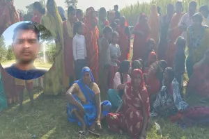UP: गायब युवक की खेत में मिली लाश गुस्साए लोगों ने शव उठाने से रोका