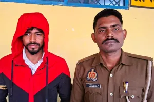 Moradabad: अस्पताल में महिला के शव से कर दिए लाखों के जेवर गायब, सीसीटीवी से खुली स्टाफ की शर्मनाक हरकत