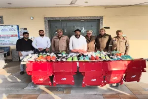 Bareilly: नामचीन ब्रांड के लोगो लगाकर बेच रहे थे नकली जूते...कंपनी की शिकायत पर दुकानदार गिरफ्तार