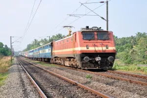 Moradabad: माघ मेले के लिए ट्रेनों में लगेंगे अतिरिक्त कोच...श्रद्धालुओं को मिलेगी राहत