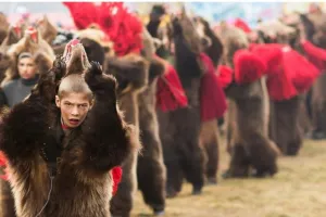 रोमानिया की अनोखी परंपरा