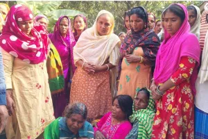 बलरामपुर में बोरिंग के दौरान बड़ा हादसा:  हाईटेंशन लाइन की चपेट में आए 3 मजदूर, एक की मौत...दो घायल