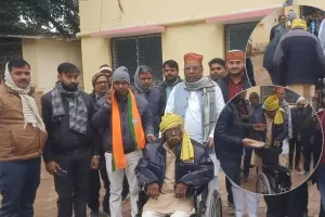  लंभुआ विधायक ने दिये अपात्र को व्हील चेयर:  वीडियो हुआ वायरल, सही सलामत चलता फिरता आया नजर 