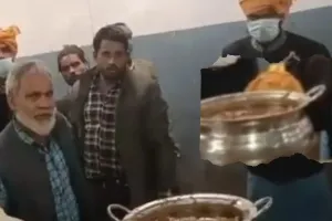   अलीगढ़ में ‘बीफ’ पर विवाद :  शादी समारोह में भड़के मेहमान, फॉरेंसिक जांच के लिए भेजे गए खाने के नमूने  