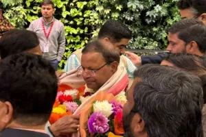  लखनऊ : भाजपा प्रदेश अध्यक्ष का चुनाव, नामांकन के लिए पार्टी मुख्यालय पहुंच रहे नेता, चर्चा में क्यों हैं केंद्रीय मंत्री पंकज चौधरी  