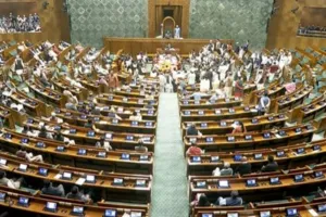  Parliament Winter Session : SIR पर विपक्ष का हंगामा, दूसरे दिन भी नहीं चल सका सत्र, सरकार ने कहा- चुनाव सुधार पर चर्चा को तैयार 