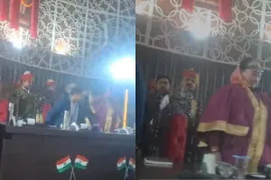 कानपुर नगर निगम सदन की बैठक में हंगामा, मेयर के सामने ही झगड़ने लगे पार्षद