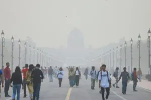 दम घोटु हवा के साथ कोहरे का डबल अटैक... दिल्ली में AQI पहुंचा 400 पार, 6 दिनों तक रहेगा यही हाल 