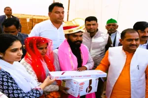 Moradabad : 966 जोड़ों ने खाईं एक-दूसरे का साथ निभाने की कसमें