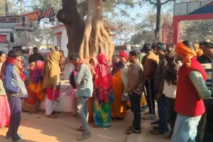 मिर्जापुर में डबल मर्डर से हड़कंप : युवक ने की सौतेली मां और भाई की हत्या, लाश को ठिकाने लगाते समय हुआ गिरफ्तार