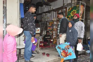 Bareilly : मकर संक्रांति पर खूब बिकी पतंग, 50 लाख का कारोबार