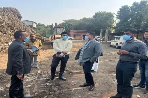 बाराबंकी: डीएम ने किया वेस्ट टू एनर्जी प्लांट का निरीक्षण, कहा- मार्च तक पूरा हो शेष कचरे का निस्तारण