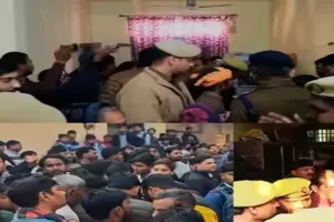 एटा में दिनदहाड़े एक ही परिवार के चार लोगों की हत्या : फर्स पर खून से लथपथ मिलीं लाशें, इलाके में सनसनी