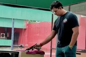 होटल के कमरे में किया यौन उत्पीड़न...  नाबालिग शूटर ने नेशनल कोच पर लगाया आरोप, एफआईआर दर्ज,  NRAI ने किया निलंबित
