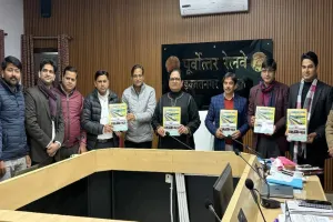 Bareilly: इज्जतनगर मंडल रेल प्रबंधक बोलीं, कोहरे में ट्रेन संचालन बड़ी चुनौती 
