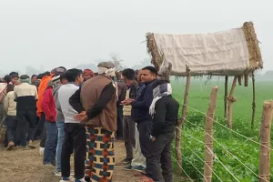 UP: प्रेमिका से वीडियो कॉल पर बात करते हुए युवक ने फंदा लगाकर दी जान