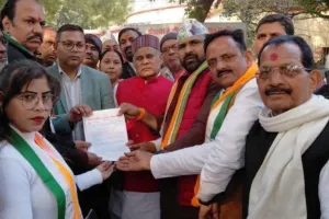 मणिकर्णिका घाट पर मंदिर तोड़े जाने के विरोध में कांग्रेस का प्रदर्शन, राज्यपाल को भेजा ज्ञापन