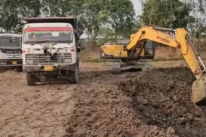 अयोध्या में अवैध खनन पर सख्ती, खान निरीक्षक पाठक चंद्रशेखर रामानुज निलंबित