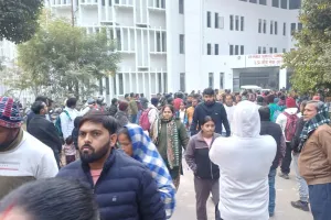 करीब 8 साल बाद हुई सहायक अध्यापक की प्रारंभिक परीक्षा... एक मिनट की देरी पर छूटा पर्चा, बड़ी संख्या में पहुंचे अभ्यर्थी