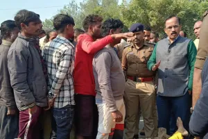 Sultanpur News: सड़क पार कर रही युवती को अज्ञात वाहन ने कुचला,मौत