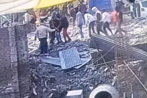 Lucknow News:एसीपी दफ्तर के पास फायरिंग में हिस्ट्रीशीटर समेत तीन गिरफ्तार, लाखों की रंगदारी का था मामला