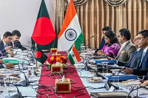 बांग्लादेश से वापस बुलाए गए राजनयिकों के परिवार वाले, भारत को खुफिया एजेंसियों से मिली चेतावनी