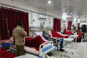 पीलीभीत : डिवाइडर से टकराई  पीएसी की गाड़ी, सात जवान घायल