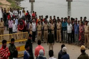 मां से आखिरी कॉल, पत्नी को भेजी लोकेशन... बैंक मैनेजर ने सरयू नदी में कूदकर दी जान, 8 घंटे बाद मिला शव