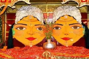  नैनीताल में माँ नयना देवी मंदिर का वीडियो वायरल,  जूते पहनकर प्रवेश प्रकरण पर उठी जांच की मांग 