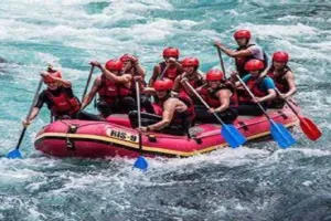  Rishikesh: गंगा में राफ्टिंग कर रहा पर्यटक डूबा, सीपीआर देकर ट्रेनर ने बचाई जान 