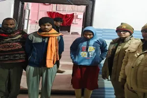 बाराबंकी : पुल से नहर में कूदी महिला, इंस्पेक्टर की तत्परता से बची जान