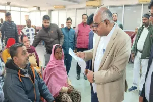 कानपुर : 153 शिकायतों में 17 का मौके पर निस्तारण, मर्चेंट चेंबर ऑफ कॉमर्स में लगा संपूर्ण समाधान दिवस