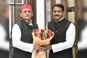 UP : भाजपा छोड़ सपा में शामिल हो सकते हैं पूर्व मंत्री हेमराज, लखनऊ में अखिलेश से मुलाकात...गरमाई सियासत 