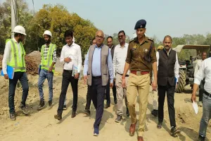 कानपुर : पुलिस लाइन में निर्माणाधीन आवासीय भवन में नहीं मिली पार्किंग, जिलाधिकारी ने दिये यह निर्देश  