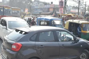 रुट डायवर्जन : शहर से गुजर रहीं रोडवेज बसें, लग रहा जाम