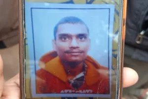 कानपुर : प्रेमिका से मिलने गए युवक का रेलवे ट्रैक के किनारे मिला शव, परिजनों ने जताई हत्या की आशंका, जांच में जुटी पुलिस