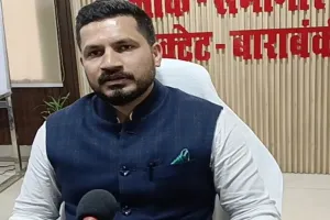 बाराबंकी : डीएम के आदेश पर जांच, परिसर में मिली भारी मात्रा में दवाएं