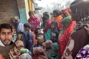 UP: मां की आंखों के सामने बेटे की हत्या, दूसरे पक्ष का युवक घायल