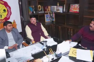 Ayodhya News: राजस्व वसूली में फिसड्डी निरीक्षकों से स्पष्टीकरण, दो कर्मी हटाए