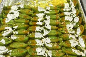 होली 2026 में गुझिया का धमाल: पिस्ता-बादाम-केसर से लेकर रोज-डेट और शाही बेक्ड तक, जरा देखिए 1500 रुपये प्रति पीस वाली सुनहरी गुझिया