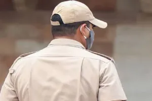 Uttrakhand : कोर्ट पेशी के दौरान अभियुक्त फरार, सिपाही लाइन हाजिर