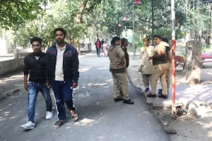 Bareilly: प्यार पर पहरा...पार्कों में प्रेमियों पर रही पुलिस की पैनी नजर