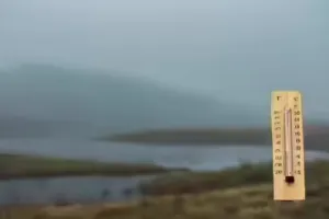 लखनऊ में चलेंगी पक्षुआ हवाएं... कोहरे से मिलेगी राहत, न्यूनतम तापमान में गिरावट दर्ज